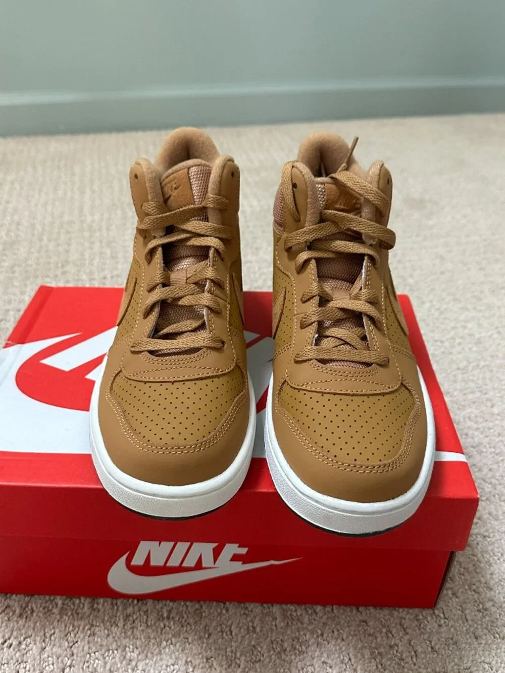 Nike Court Borough Mid GS Wheat Size 7Y